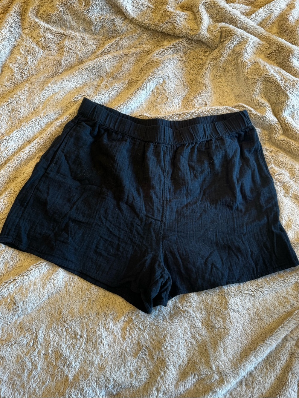 Universal Thread Black Elastic Waist Shorts